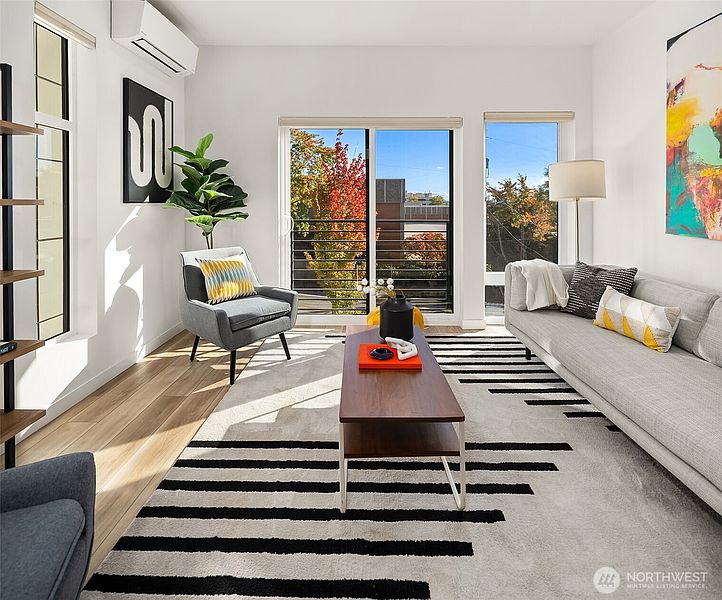 4th image of 1414 E Cherry Street #F