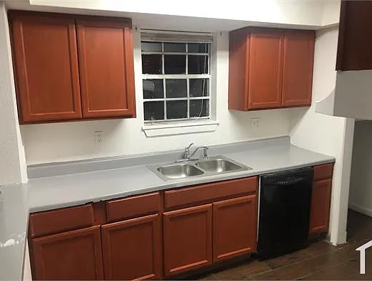 3 bed, 1400 sqft, $1,600 — Photo 3