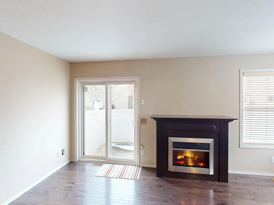 78 Edwards Dr SW
