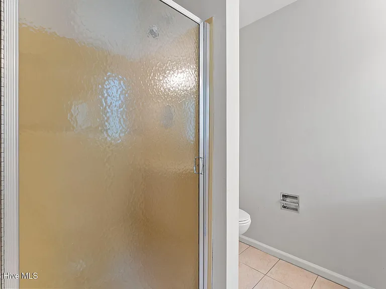 225 Arbutus Rd — Photo 35