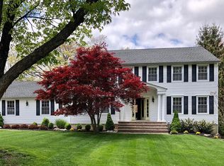 159 Ueland Rd, Red Bank, NJ 07701