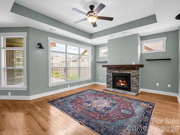 3rd image of 595 Summerfield Pl