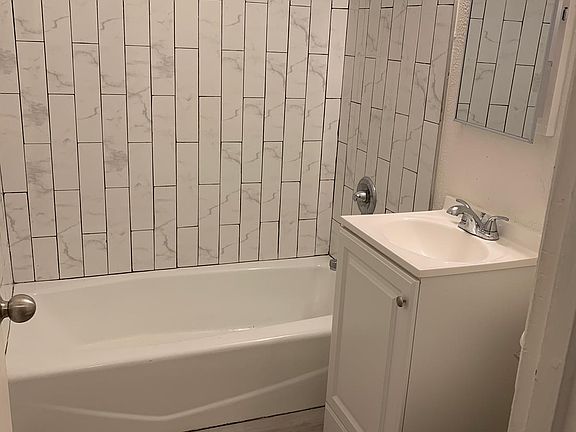5th image of 353 S 11th St #1