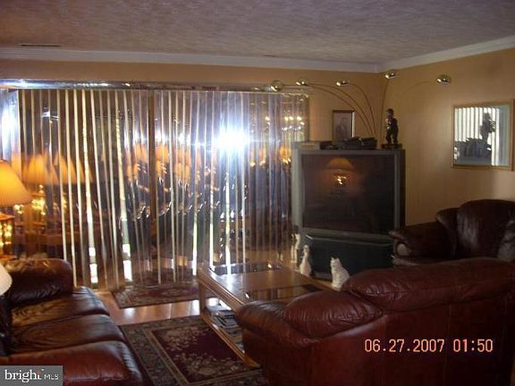 3rd image of 10106 Campus Way S APT 101-3B