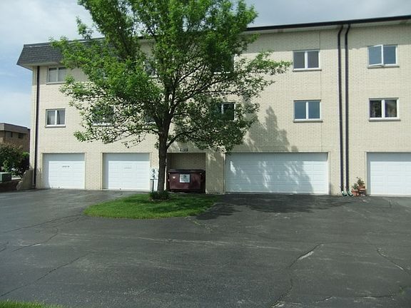 3rd image of 15721 S Deerfield Ct #1E