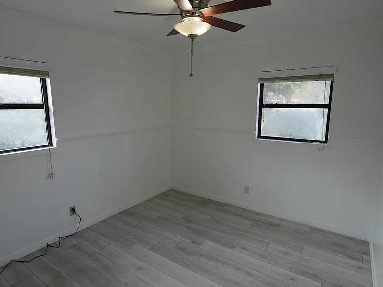 805 W Country Club Dr — Photo 10
