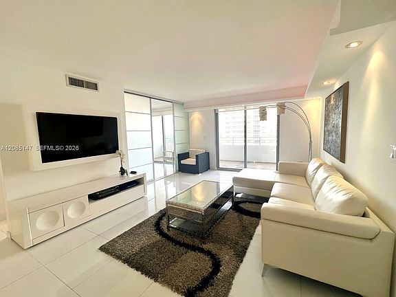 4th image of 5555 Collins Ave APT 9Y