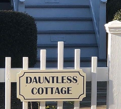 2nd image of 7 Coast Cottage Ln