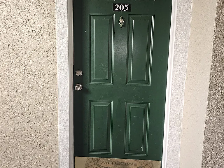 5152 Northridge Rd #205 — Photo 2