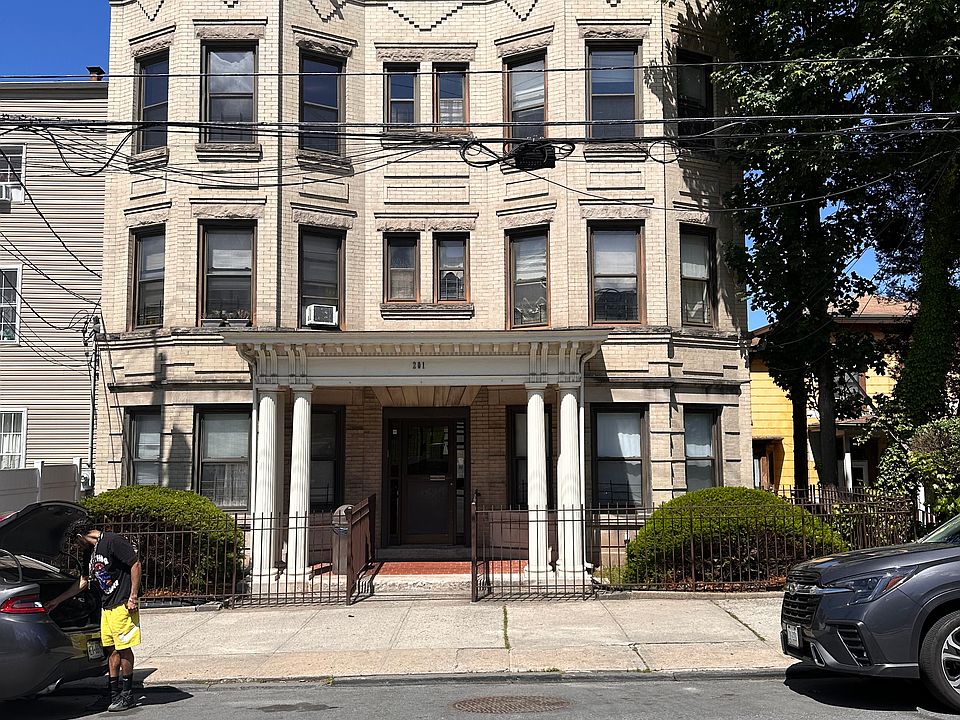 1st image of 201 N Broadway APT 3S