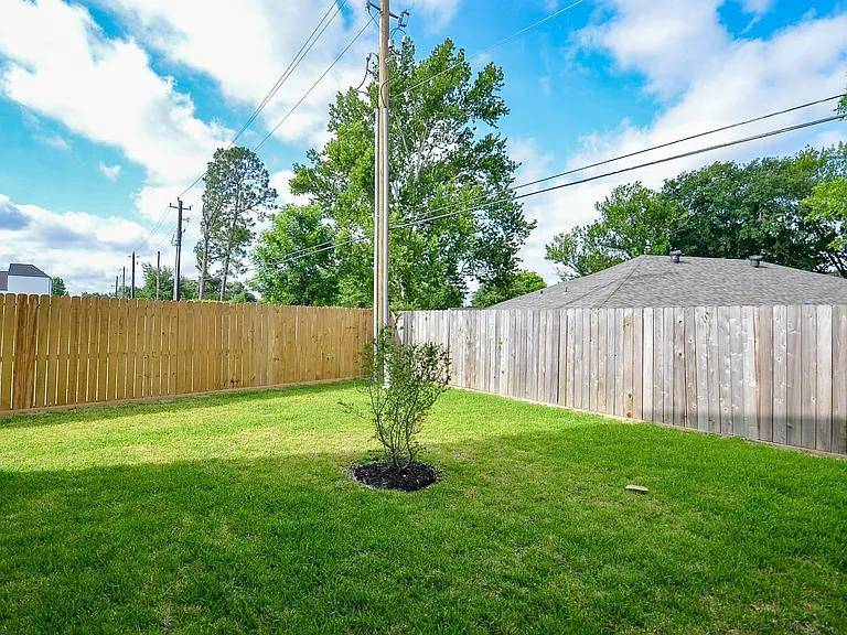 7703 Inwood Grove Ln — Photo 20