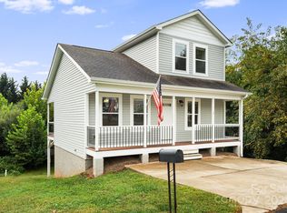 1 Red Clover Dr, Candler, NC 28715