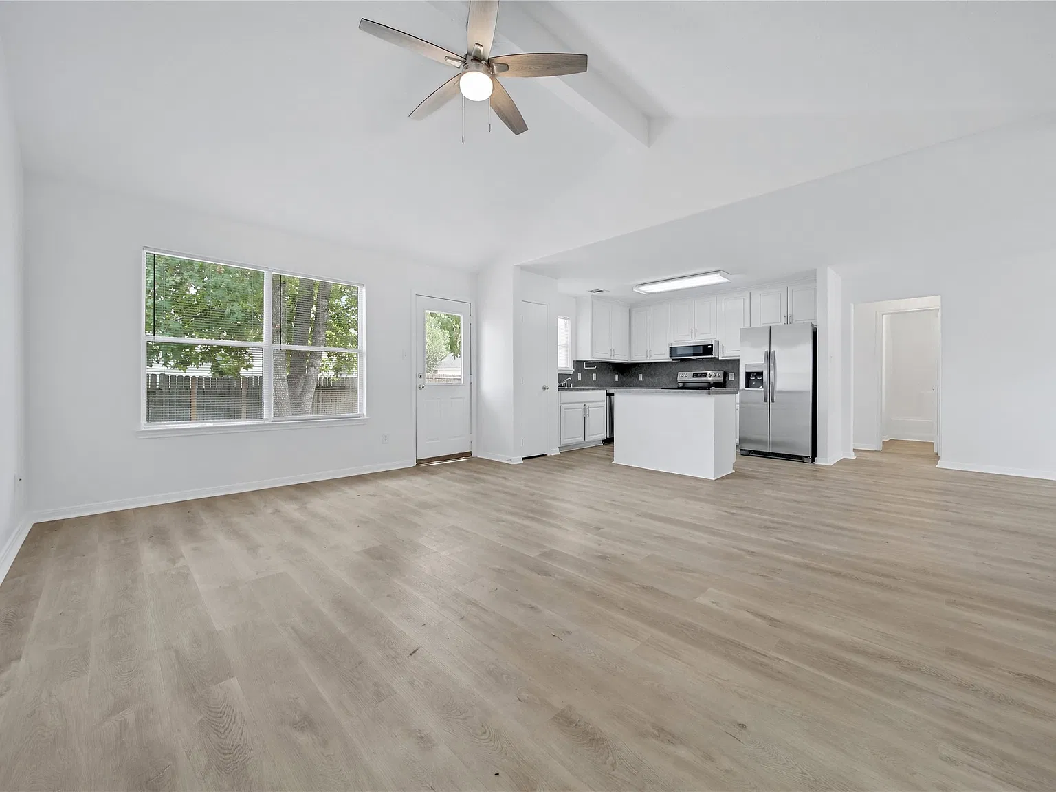 3 bed, 1264 sqft, $1,650 — Photo 4