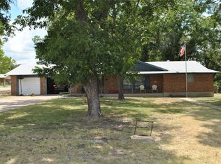 806 NW Highway 36, Comanche, TX 76442