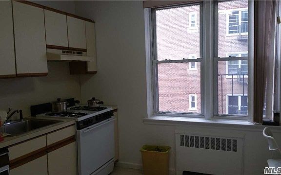 3rd image of 3011 Parsons Blvd APT 5R