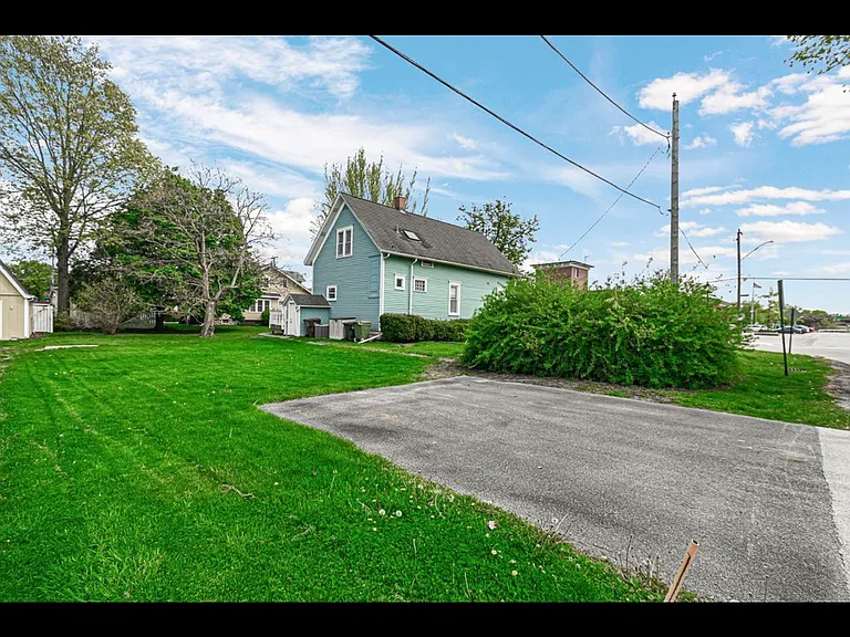 173rd Pl — Photo 16