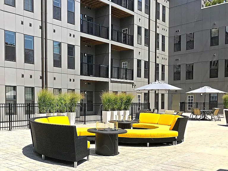 1400 Russell Apartments — Photo 19