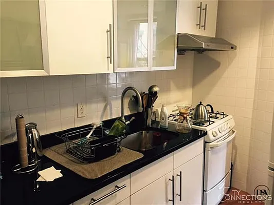 Rented by City Connections Realty | media 1