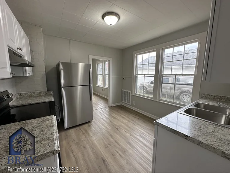 1238 Willow St — Photo 7