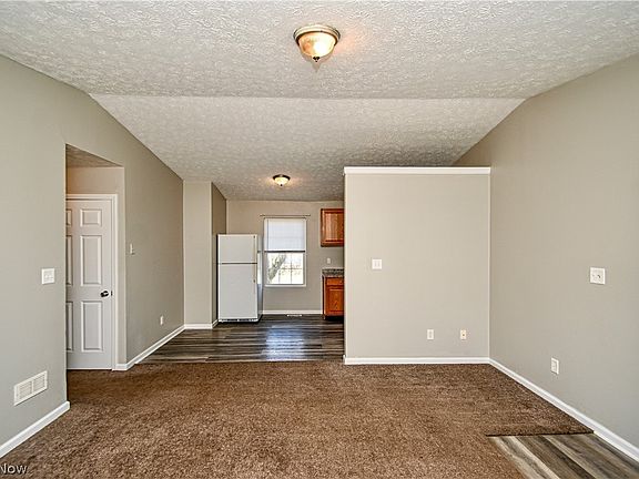 3rd image of 1240 W Waterloo Rd