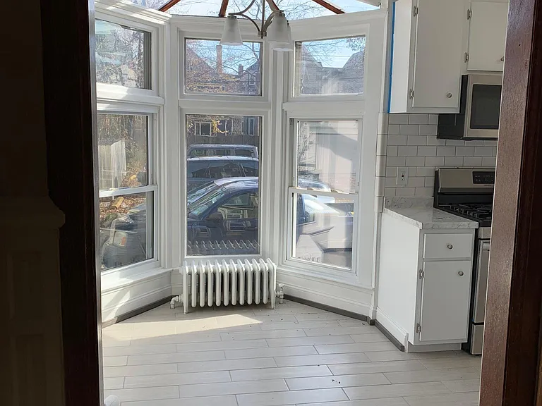 577 Richmond Ave #6 — Photo 4