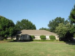 1701 Quail Valley Rd, Iowa Park, TX 76367