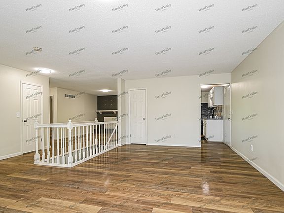 4th image of 12693 Meadowdale Dr
