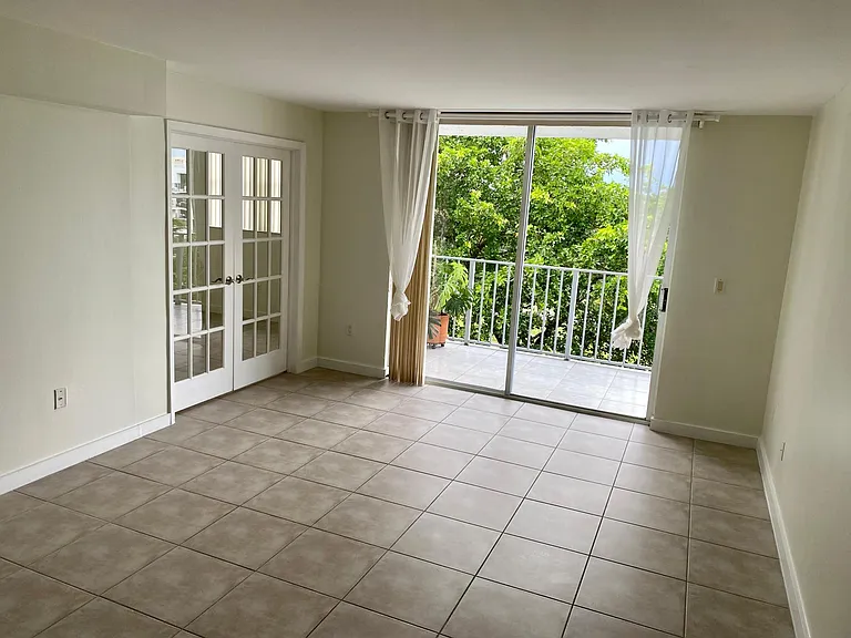 650 NE 64th St #G602 — Photo 5