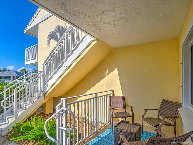 5601 NE Gulfstream Way — Photo 14
