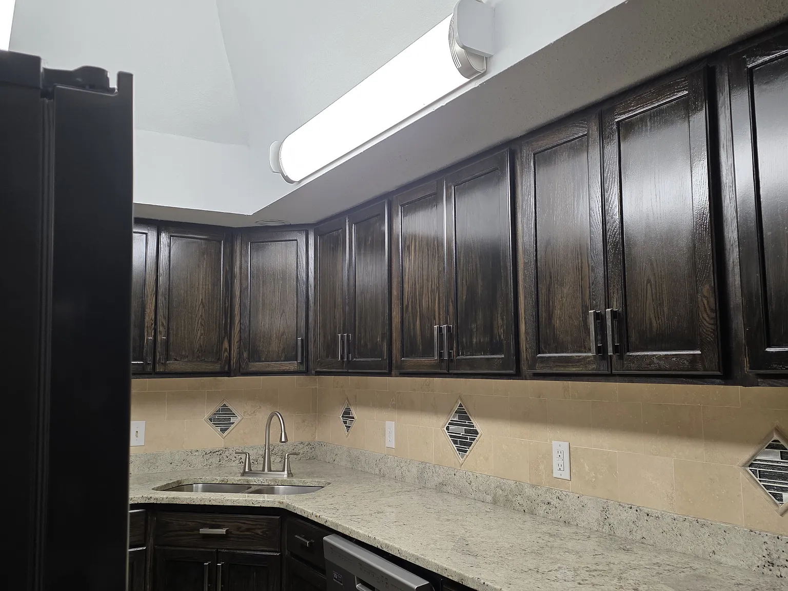 2 bed, 1130 sqft, $1,800 — Photo 2