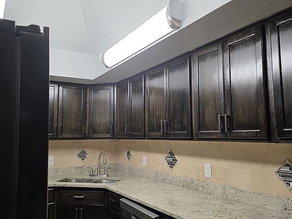 2nd image of 3524 Parkwood Ave