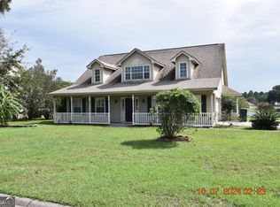 121 Lake Manor Dr, Kingsland, GA 31548