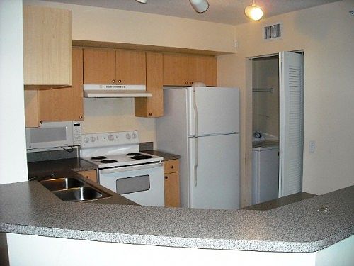 3rd image of 1110 Villa Cir