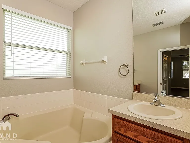 2913 Bonita Cir — Photo 11
