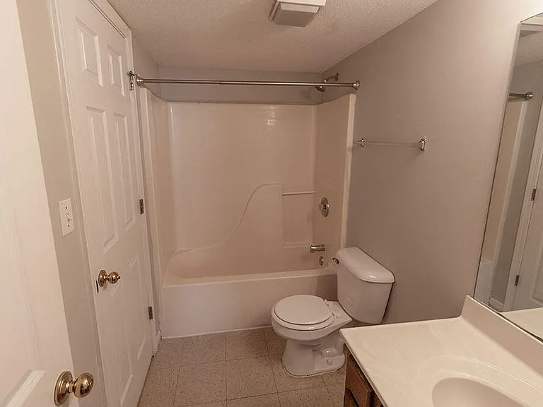 5569 E Pinehurst Ln — Photo 13