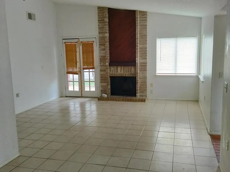9605 Mystic Bnd — Photo 2