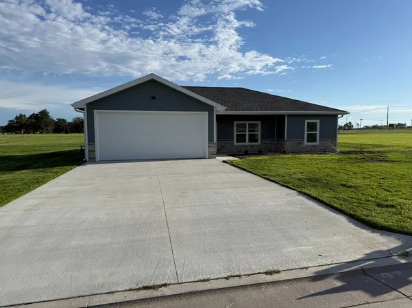 211 E 21st, Beloit, KS 67420
