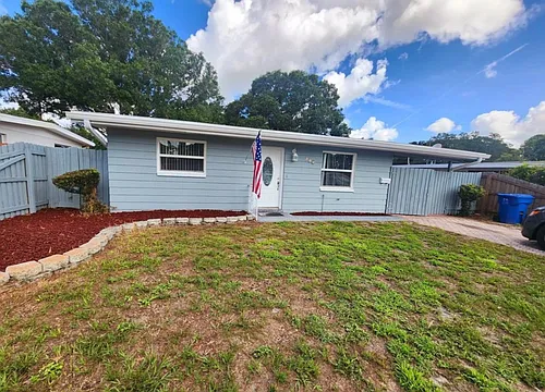655 Northmoor Ave N Photo 1