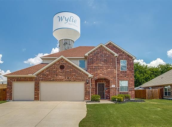 2nd image of 720 Lone Star Ct
