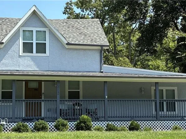 312 S Church St, Olathe, KS 66061