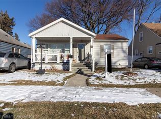 8081 Superior Ave, Center Line, MI 48015
