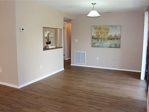 2nd image of 138 Hunter Lake Dr Unit B