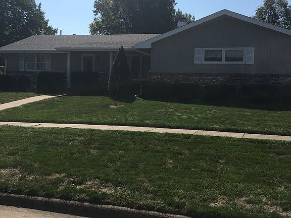 5th image of 1406 Grandview Dr