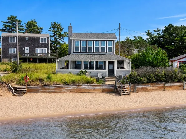 17 82nd St, Newburyport, MA 01950
