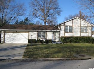 3029 Fox Run W, Quincy, IL 62301