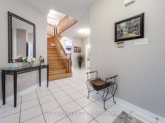 5th image of 164 Golden Gate Cir