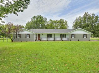 8944 E Sunny Dr, Claremore, OK 74019