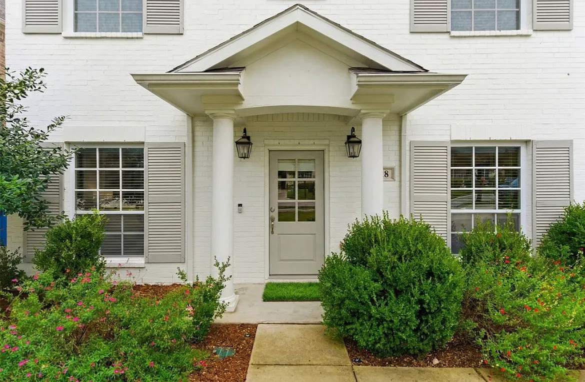 318 Bluestem Ln — Photo 4