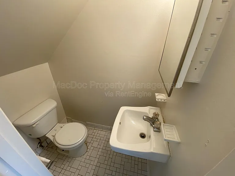 809 Denton Cir — Photo 8