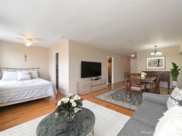 2 Birchwood Court #5P, Mineola, NY 11501